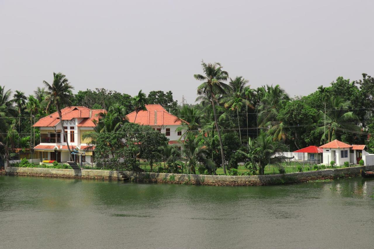 Water'S Edge Villas Alappuzha Kültér fotó